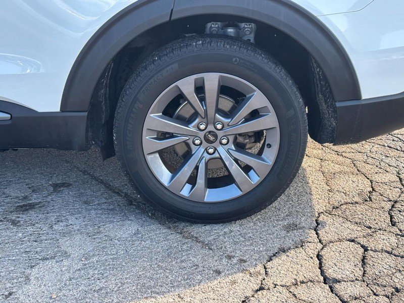 Used 2022 Ford Explorer XLT w/ Equipment Group 202A image 11