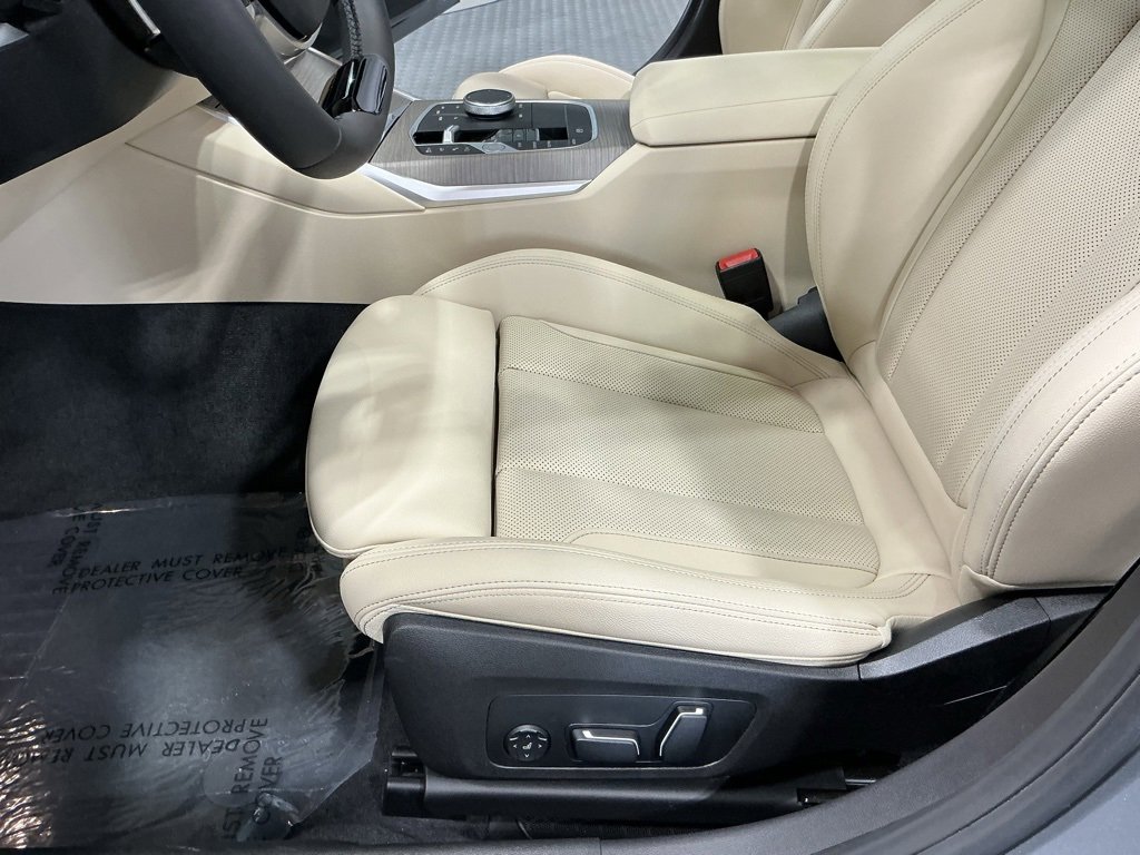 Used 2025 BMW 330i Sedan w/ Convenience Package image 22