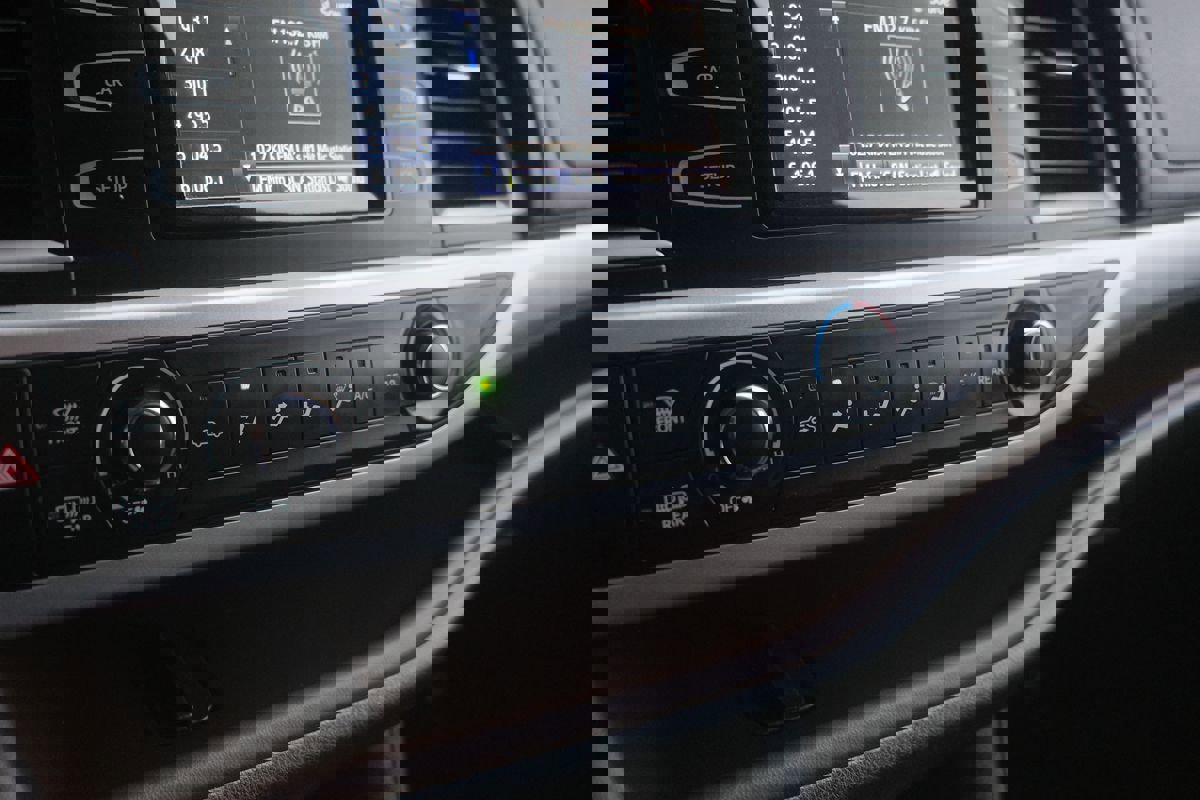 Used 2017 Toyota Highlander LE image 23