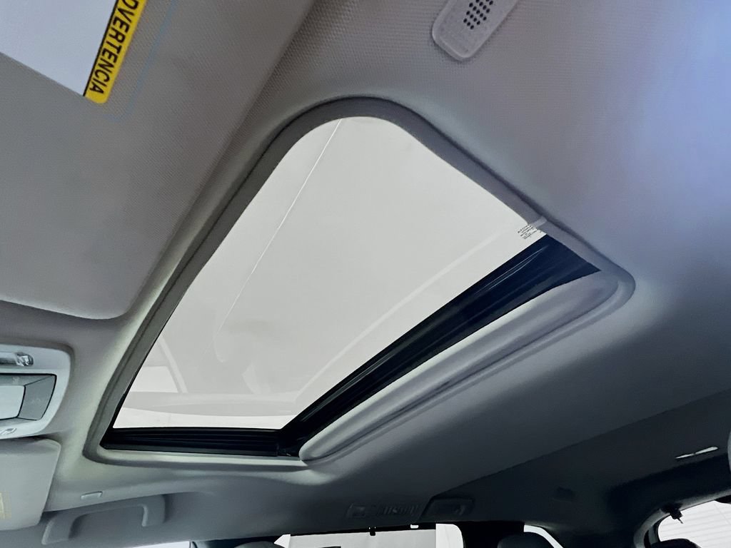 Certified 2025 Toyota Sienna XLE FWD image 19
