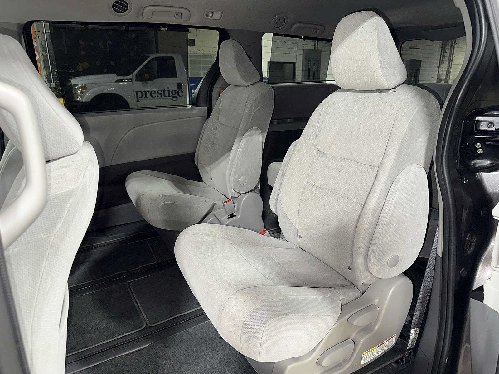 Used 2020 Toyota Sienna LE w/ LE Preferred Package AWD/4WD image 17