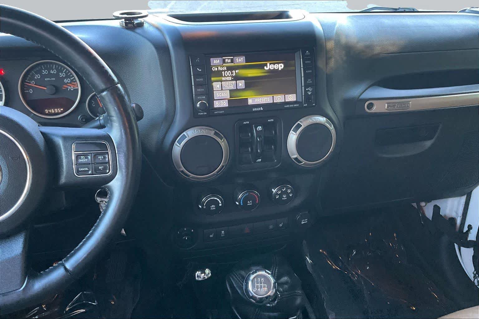 Used 2017 Jeep Wrangler Unlimited Sahara AWD/4WD image 6