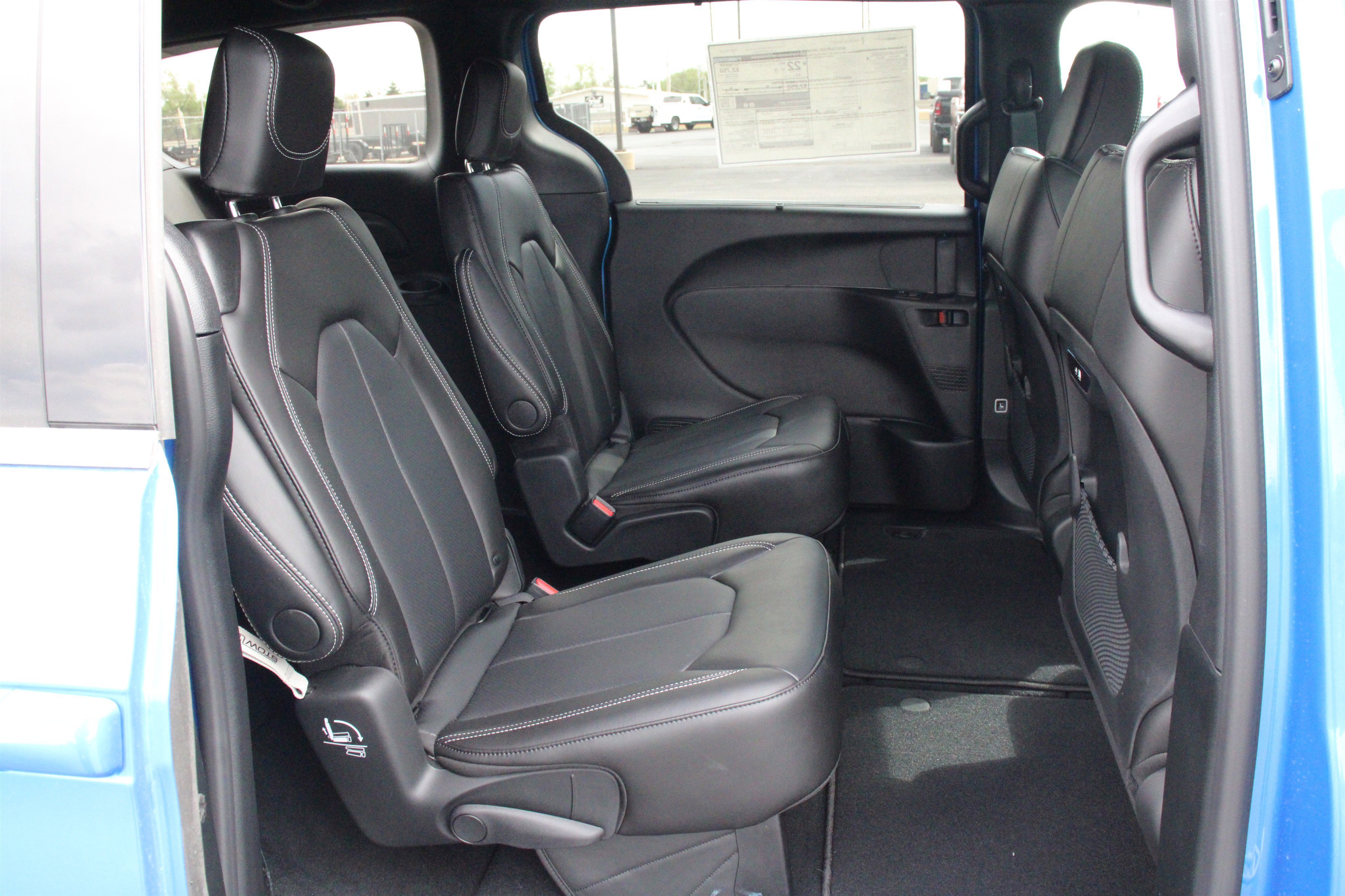New 2026 Chrysler Pacifica Select FWD image 26