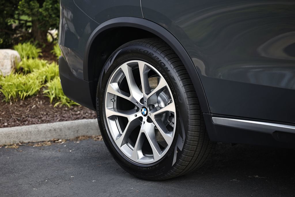 New 2026 BMW X5 xDrive40i w/ Premium Package image 6