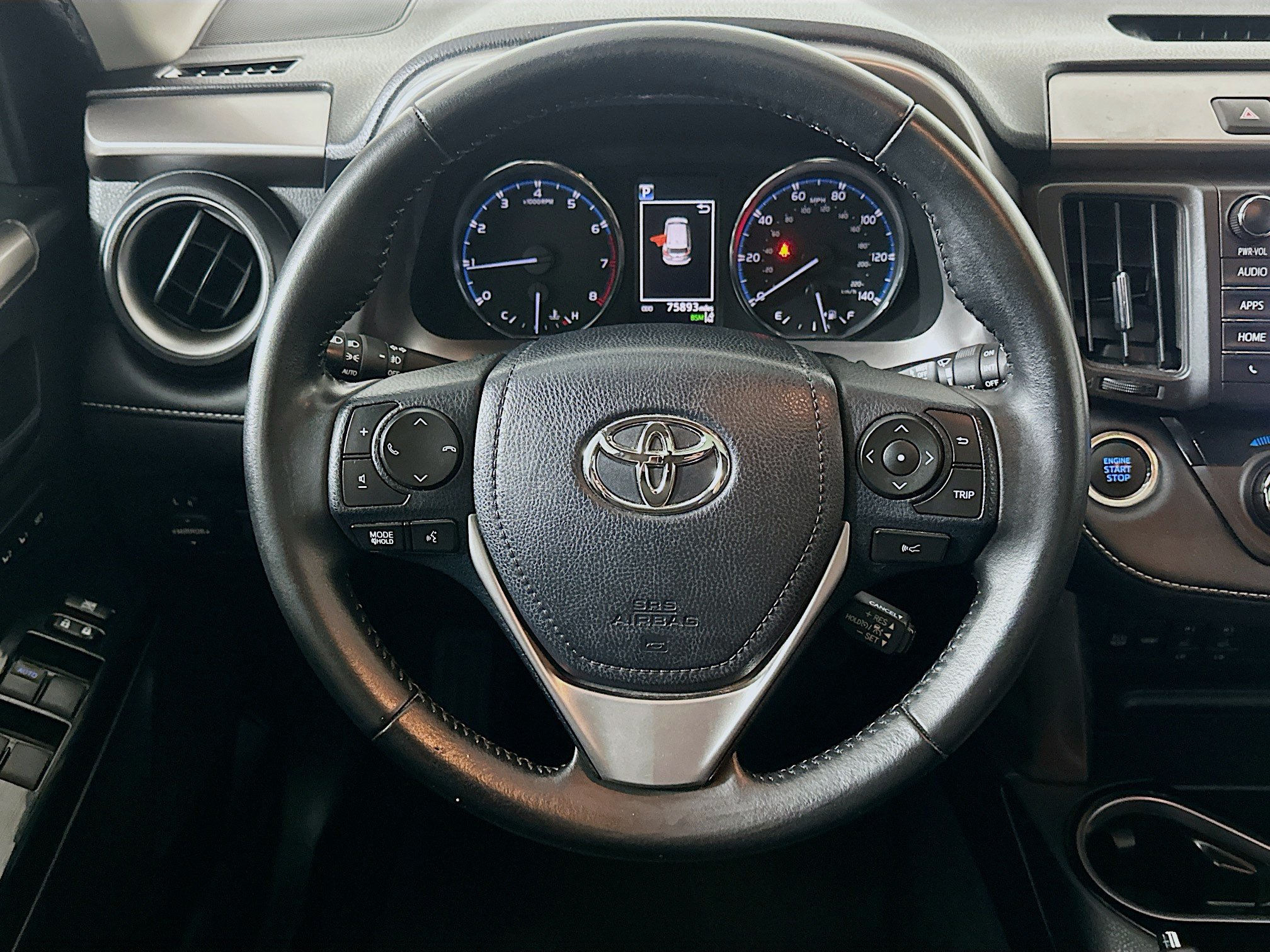 Used 2018 Toyota RAV4 Limited FWD image 18