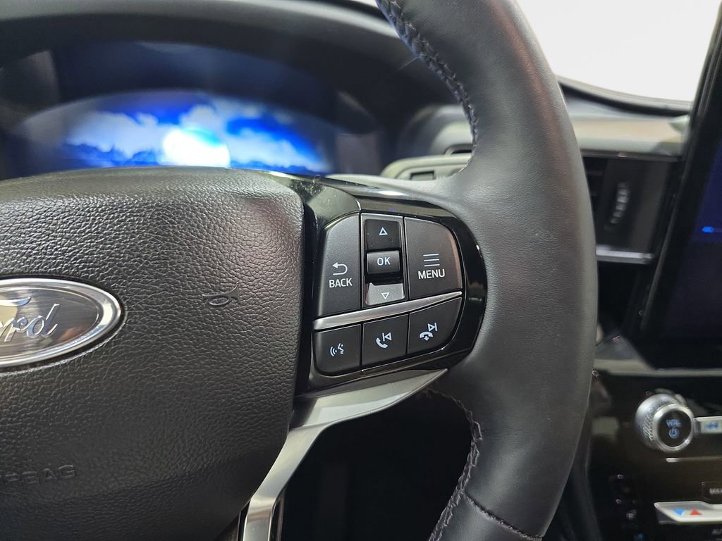 Used 2024 Ford Explorer Platinum w/ Technology Package AWD/4WD image 21