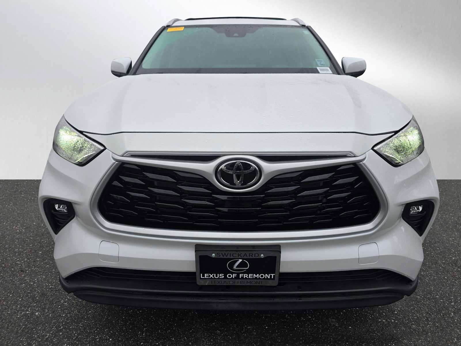 Used 2023 Toyota Highlander XLE FWD image 8