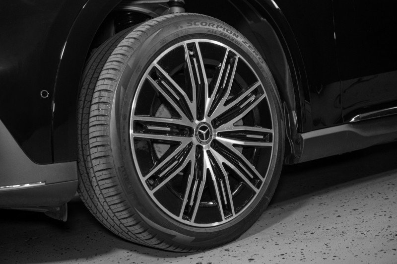 New 2026 Mercedes-Benz EQE 320 4MATIC SUV image 29