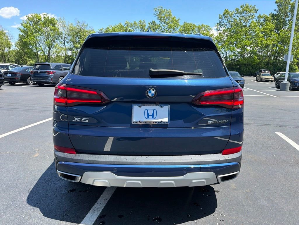 Used 2023 BMW X5 sDrive40i w/ Parking Assistance Package RWD image 4