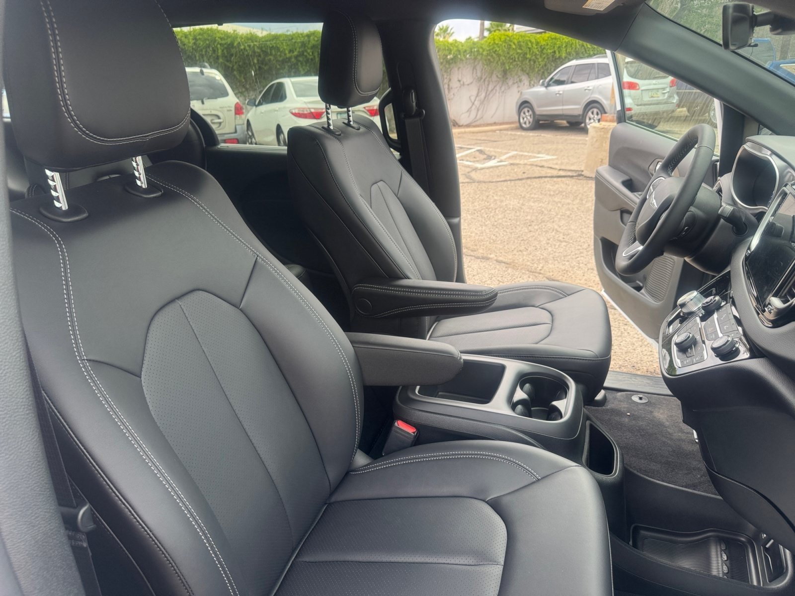 New 2026 Chrysler Voyager LX FWD image 19