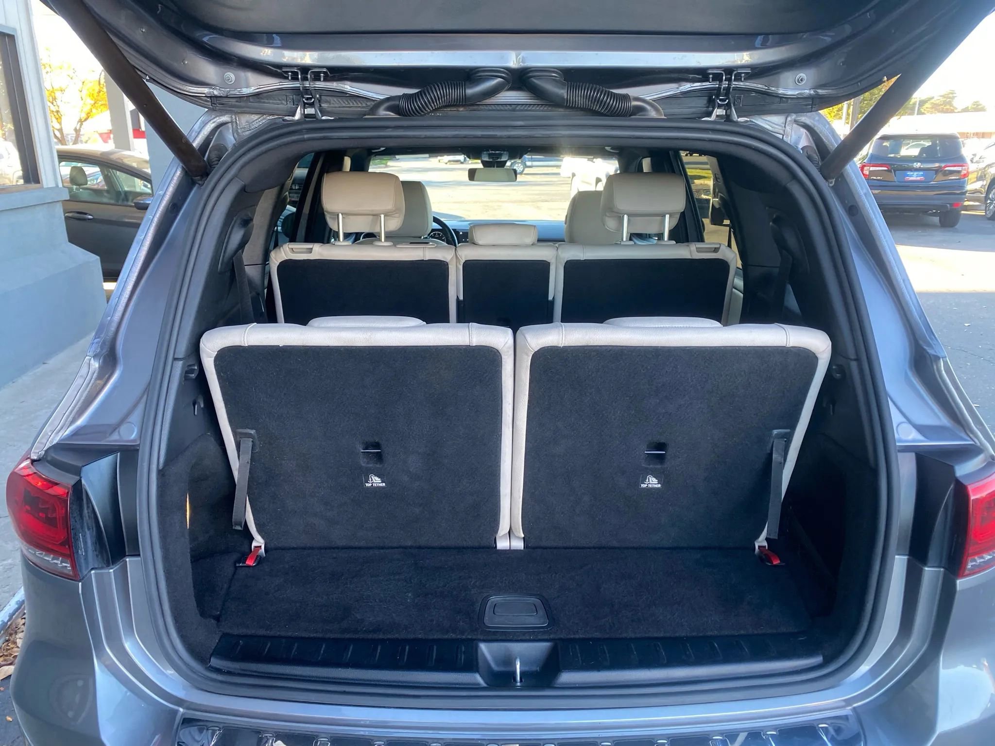 Used 2021 Mercedes-Benz GLB 250 4MATIC image 23