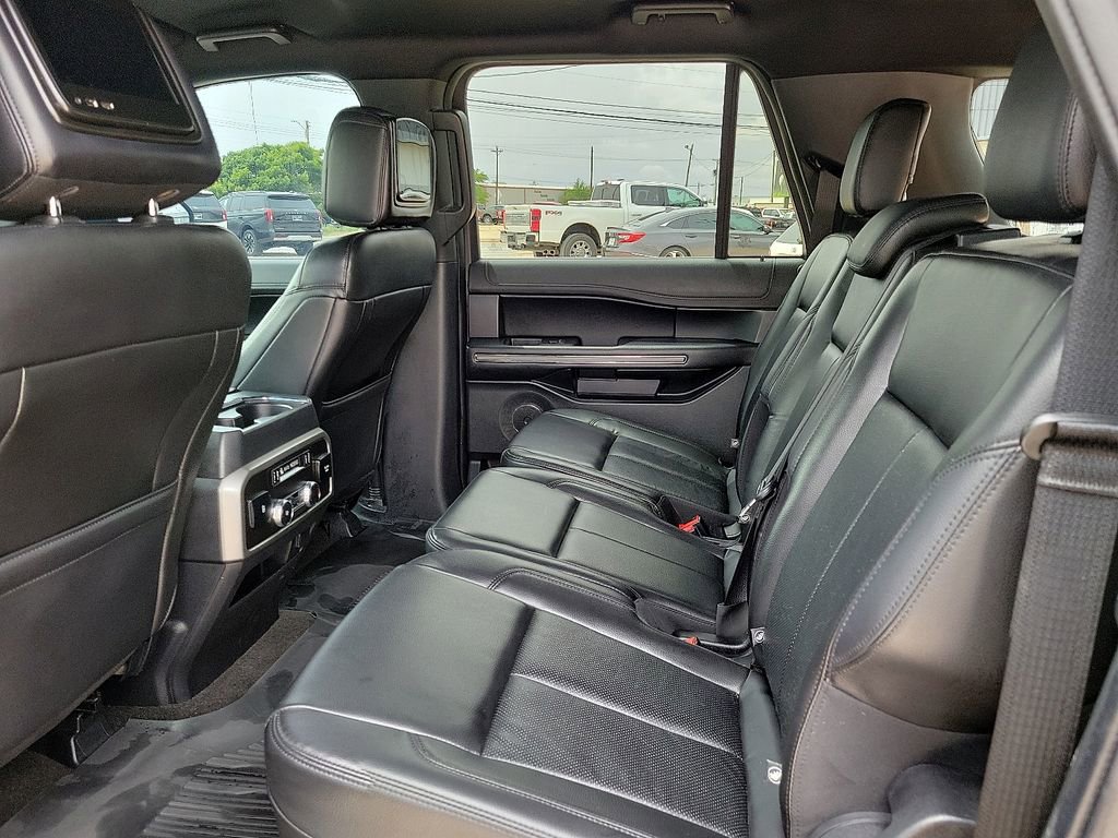 Used 2020 Ford Expedition Max XLT w/ Equipment Group 202A AWD/4WD image 16