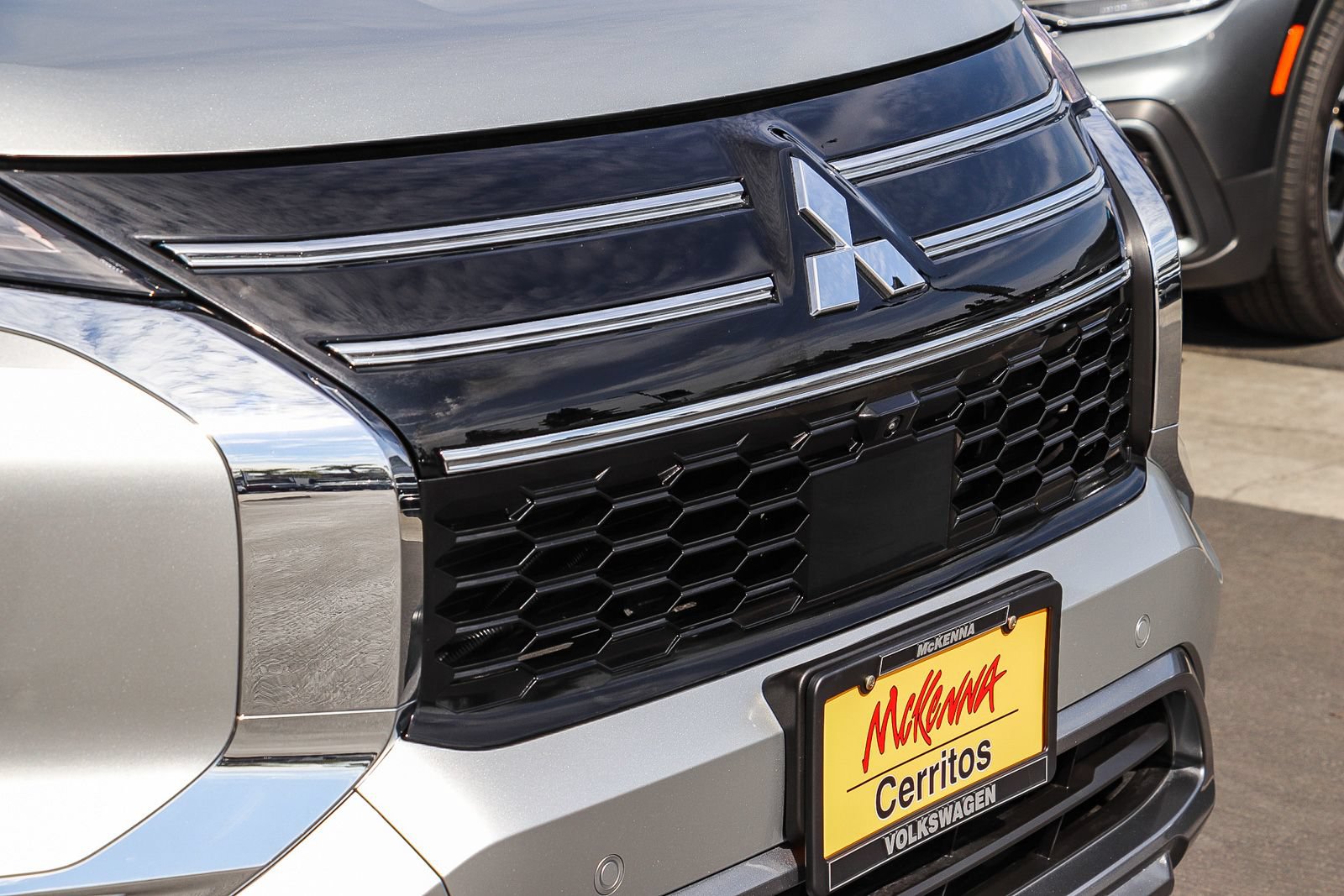 Used 2025 Mitsubishi Outlander SE FWD image 5