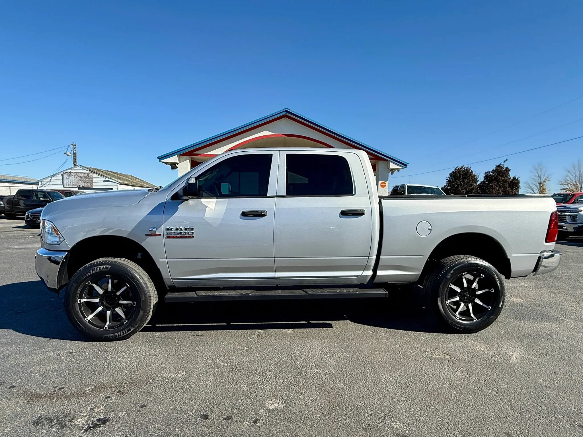 Used 2016 RAM 2500 Tradesman w/ Chrome Appearance Group AWD/4WD image 2