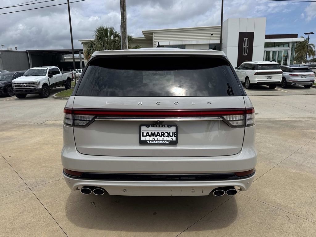 Used 2023 Lincoln Aviator Grand Touring w/ Equipment Group 301A AWD/4WD image 8