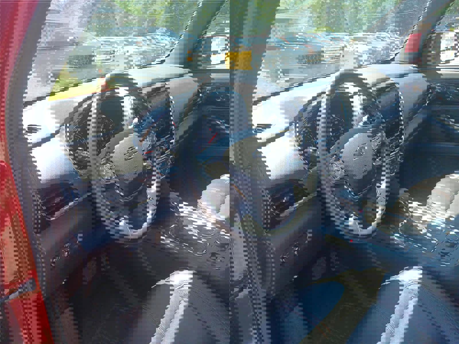 Used 2023 Chevrolet Traverse RS image 8