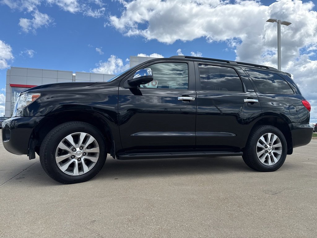 Used 2017 Toyota Sequoia Limited w/ Safety & Convenience Package image 5