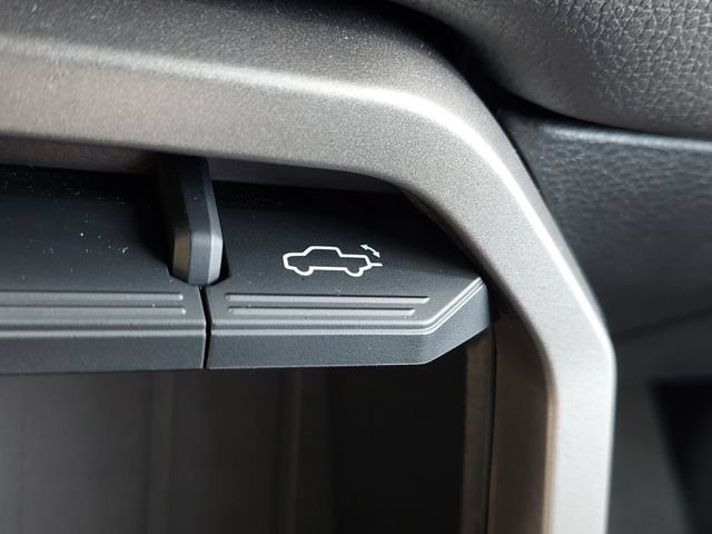 Certified 2025 Toyota Tundra Limited AWD/4WD image 31