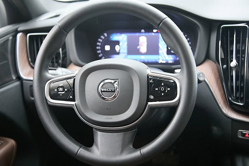 Used 2023 Volvo XC60 B5 Plus w/ Climate Package image 26