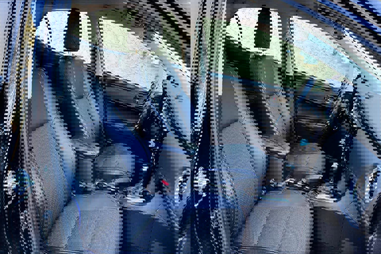 Used 2017 Toyota Corolla SE image 9