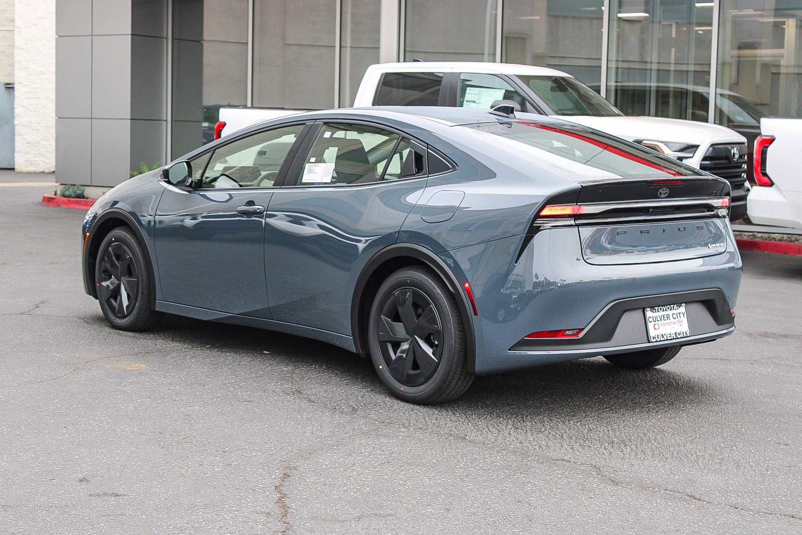 New 2026 Toyota Prius Plug-In Hybrid FWD image 7