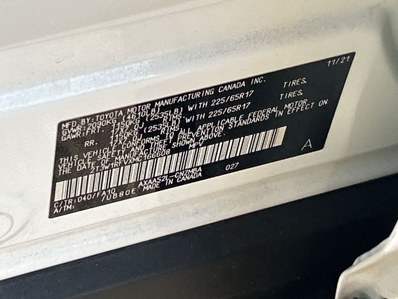 Used 2021 Toyota RAV4 XLE w/ Carpet Mat Package (TMS) FWD image 29