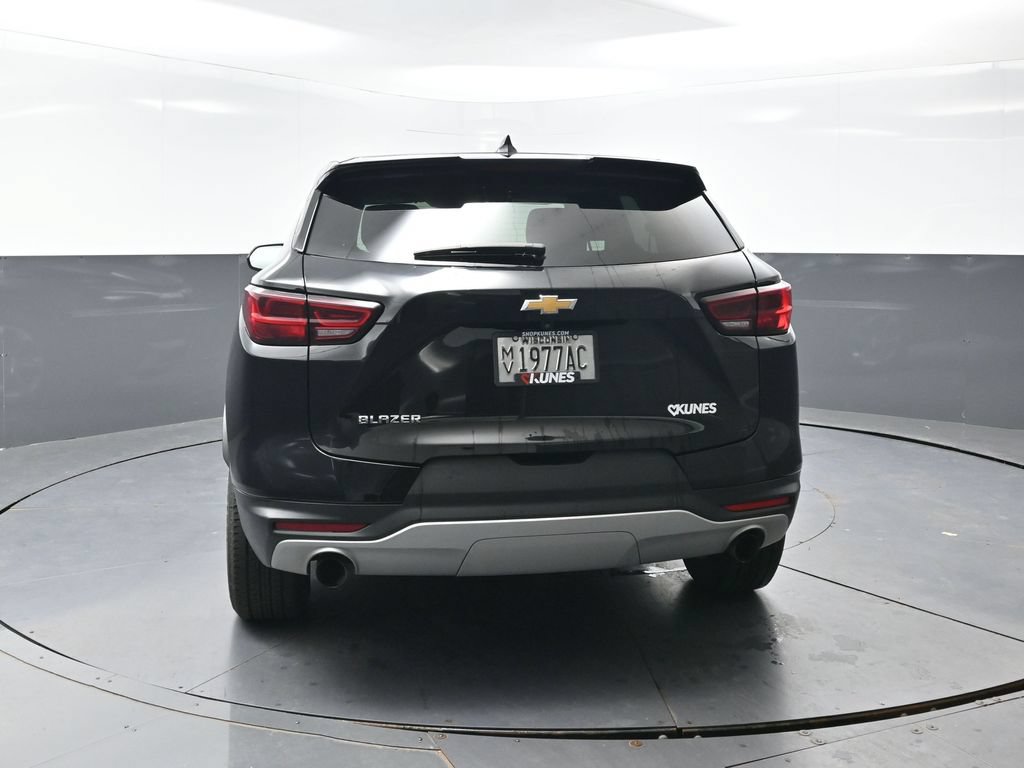 Used 2025 Chevrolet Blazer LT FWD image 13