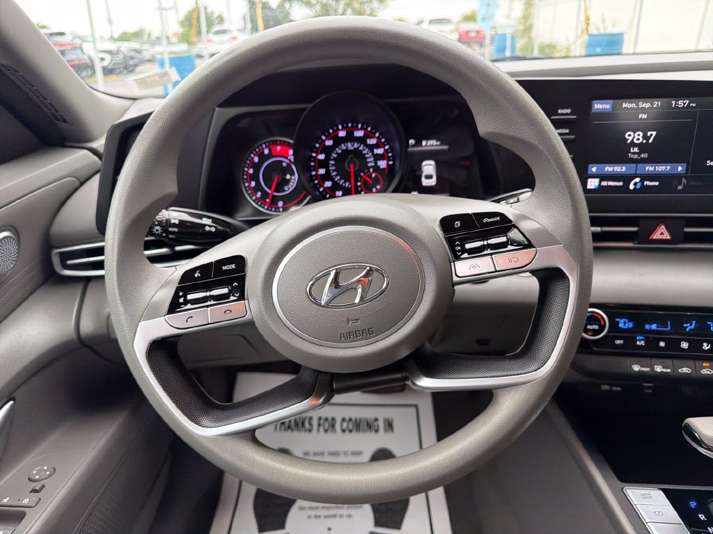 Used 2023 Hyundai Elantra SEL FWD image 16