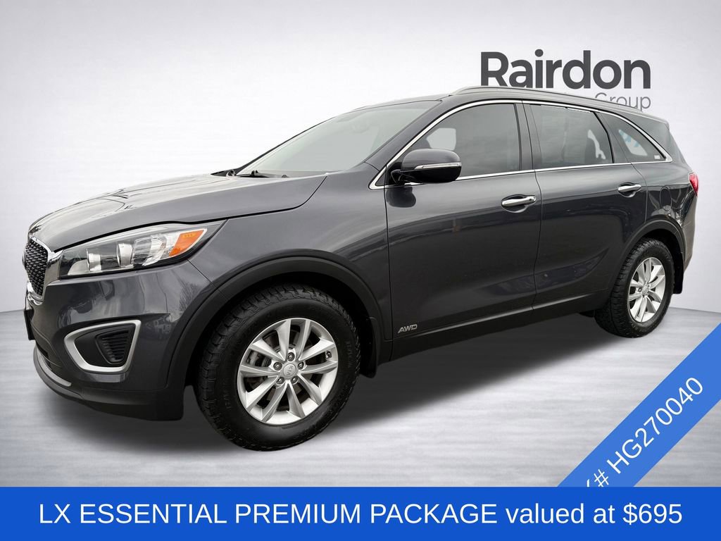 Used 2017 Kia Sorento LX w/ LX Convenience Package image 3