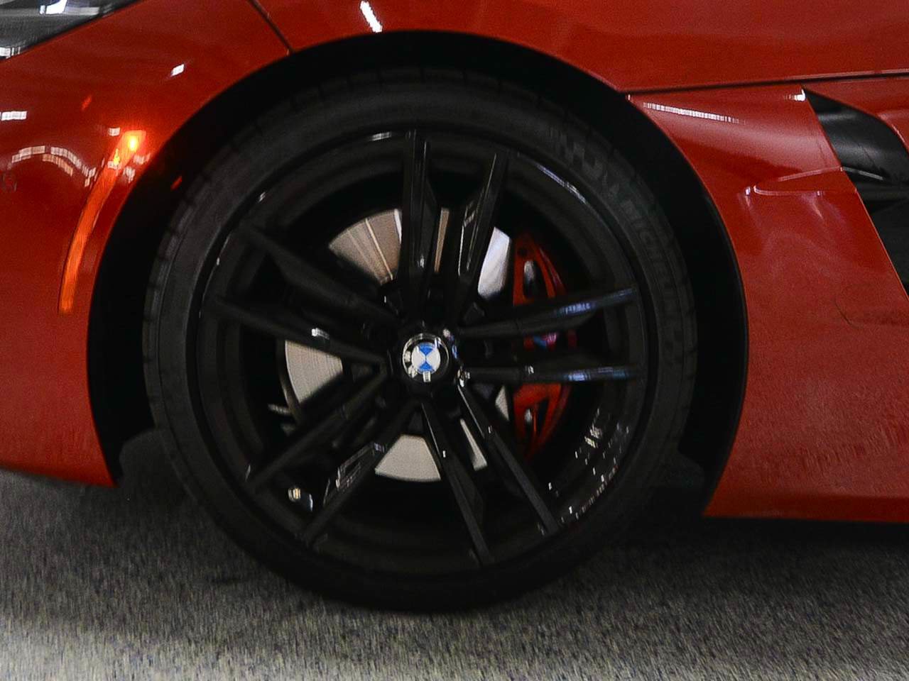 Certified 2024 BMW Z4 M40i w/ Premium Package RWD image 9