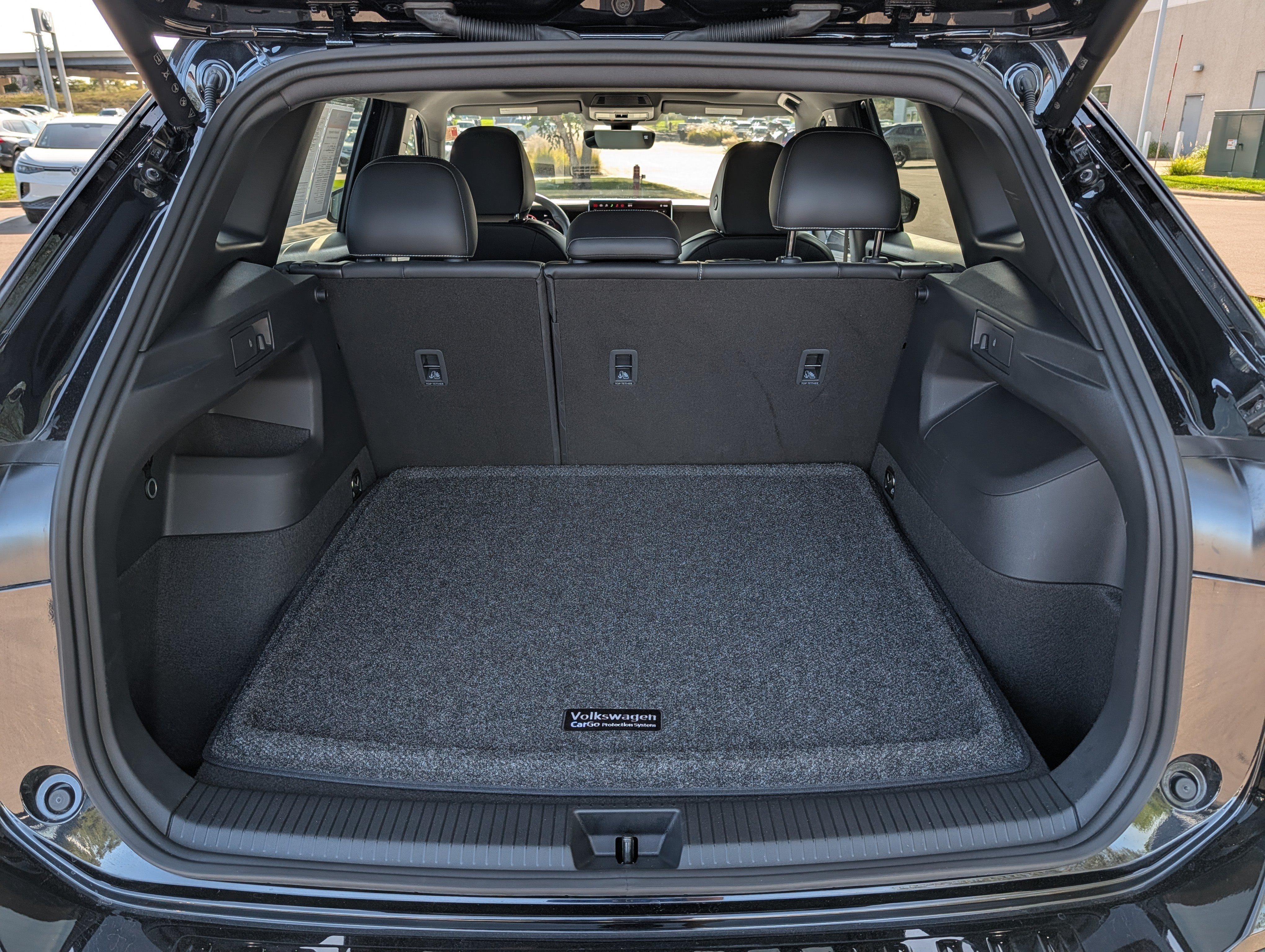 Certified 2026 Volkswagen Tiguan SE R-Line AWD/4WD image 18