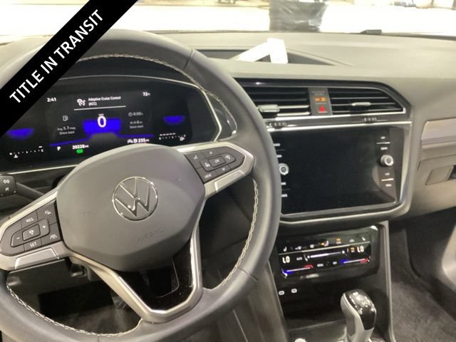 Used 2023 Volkswagen Tiguan SE FWD image 5