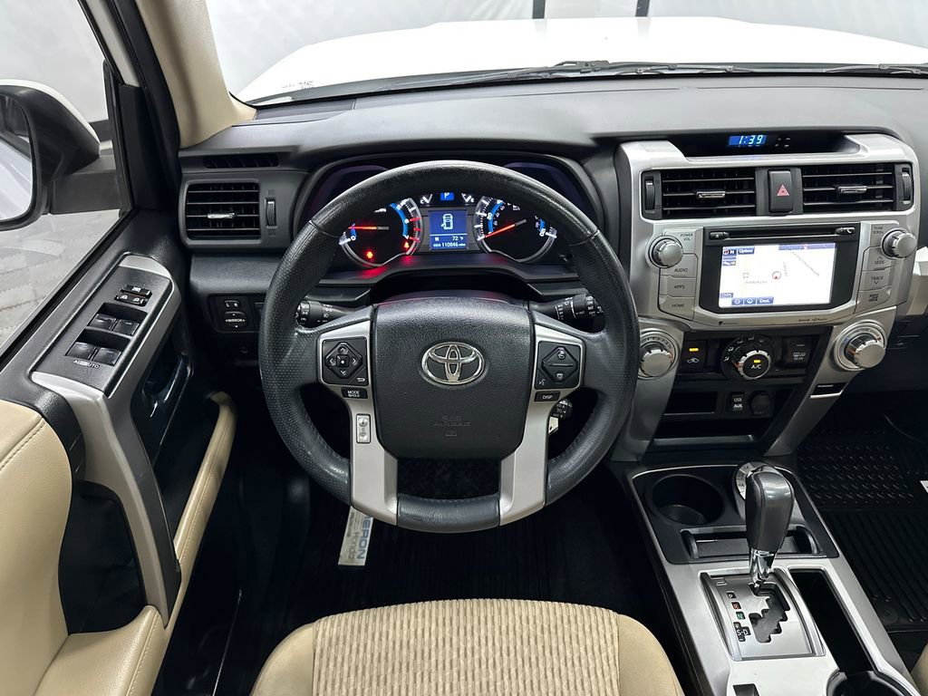 Used 2018 Toyota 4Runner SR5 AWD/4WD image 23