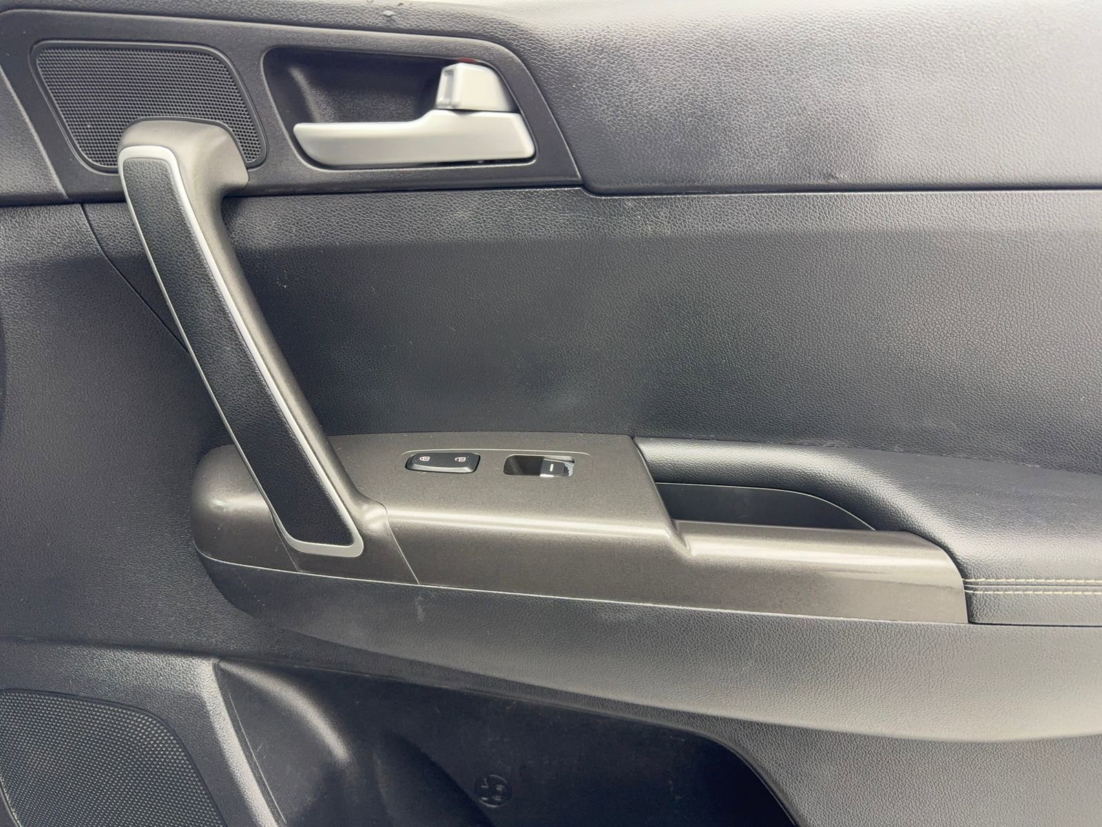 Used 2020 Kia Sportage LX image 43