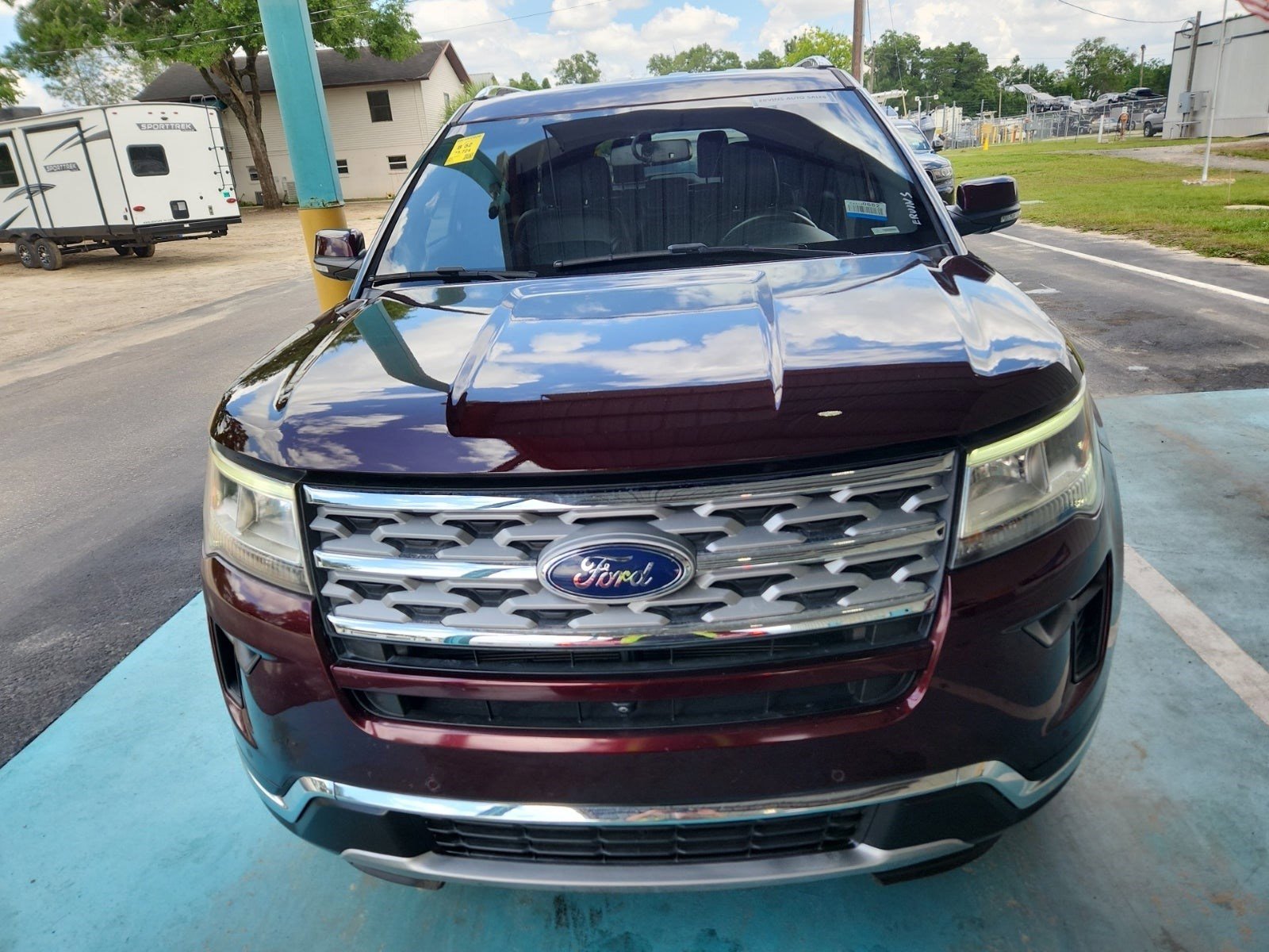 Used 2019 Ford Explorer Limited w/ Class III Trailer Tow Package FWD image 2