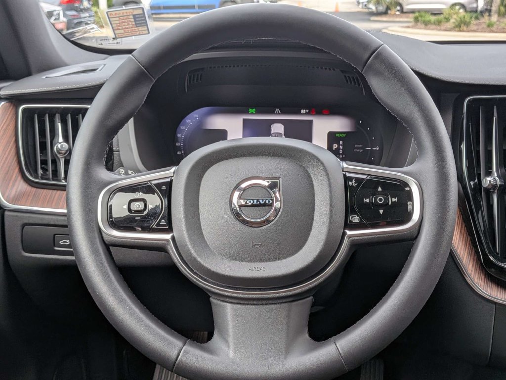 Certified 2024 Volvo XC60 T8 Ultimate w/ Climate Package AWD/4WD image 23