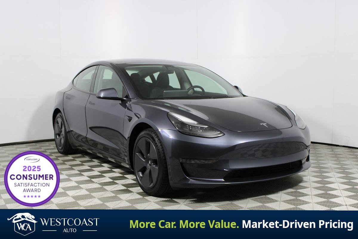 Used 2023 Tesla Model 3 Standard Range image 1