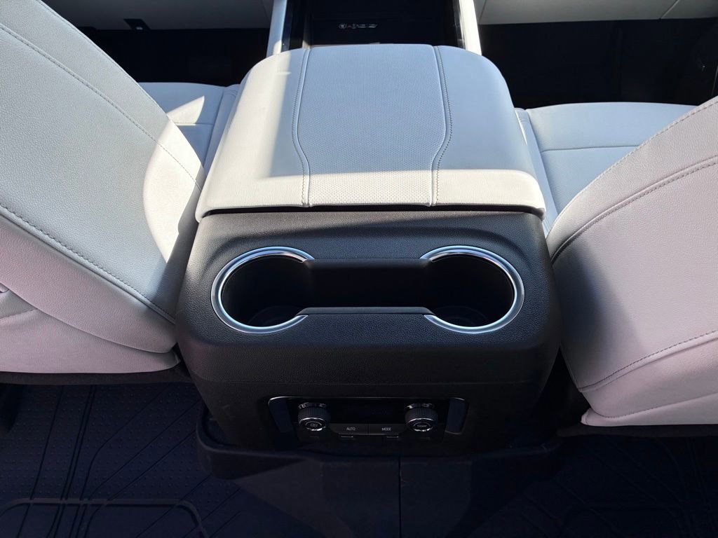 New 2026 Chevrolet Suburban Premier image 20