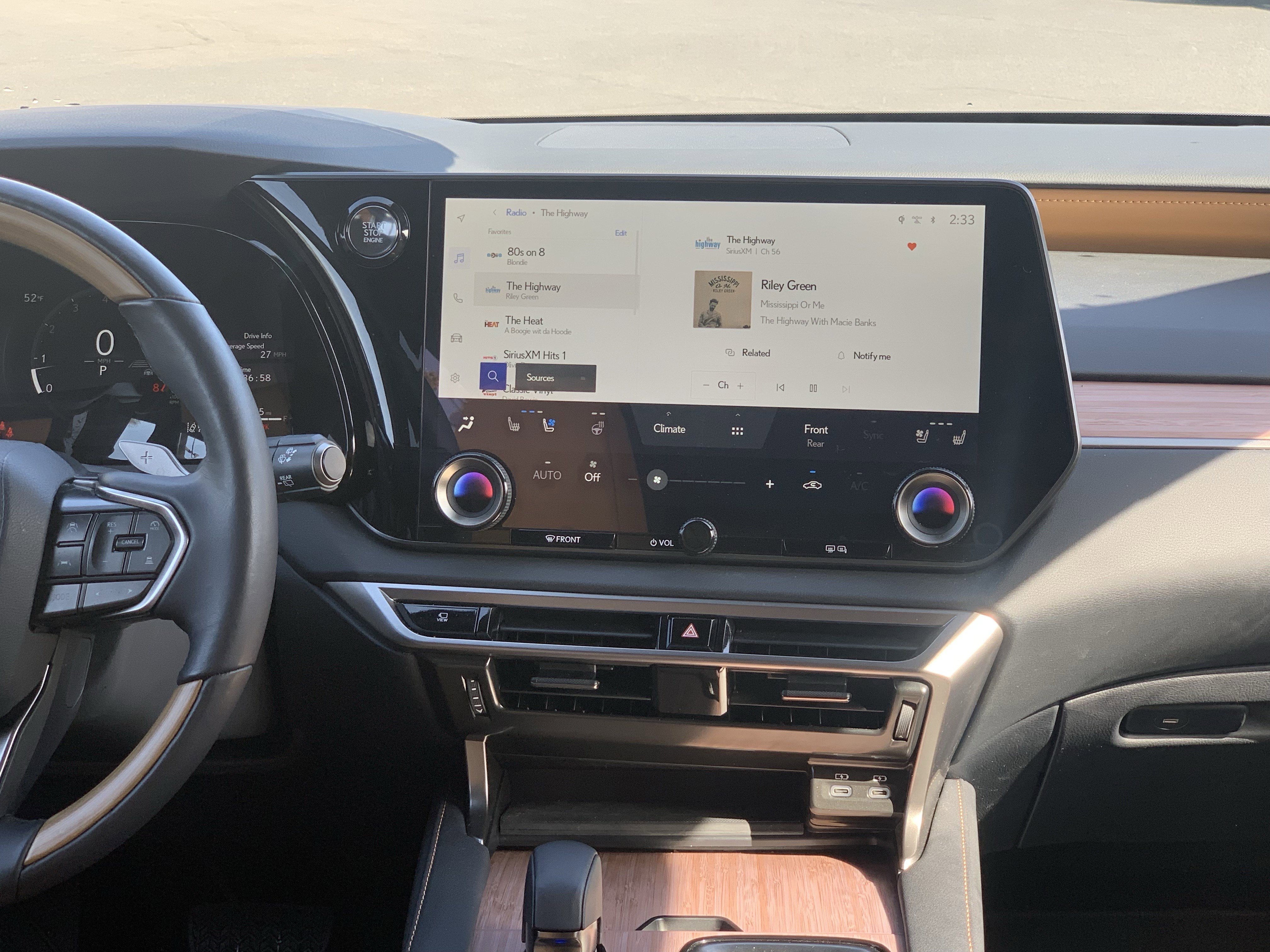 Used 2025 Lexus RX 350 Premium w/ Accessory Package (Z1) image 31