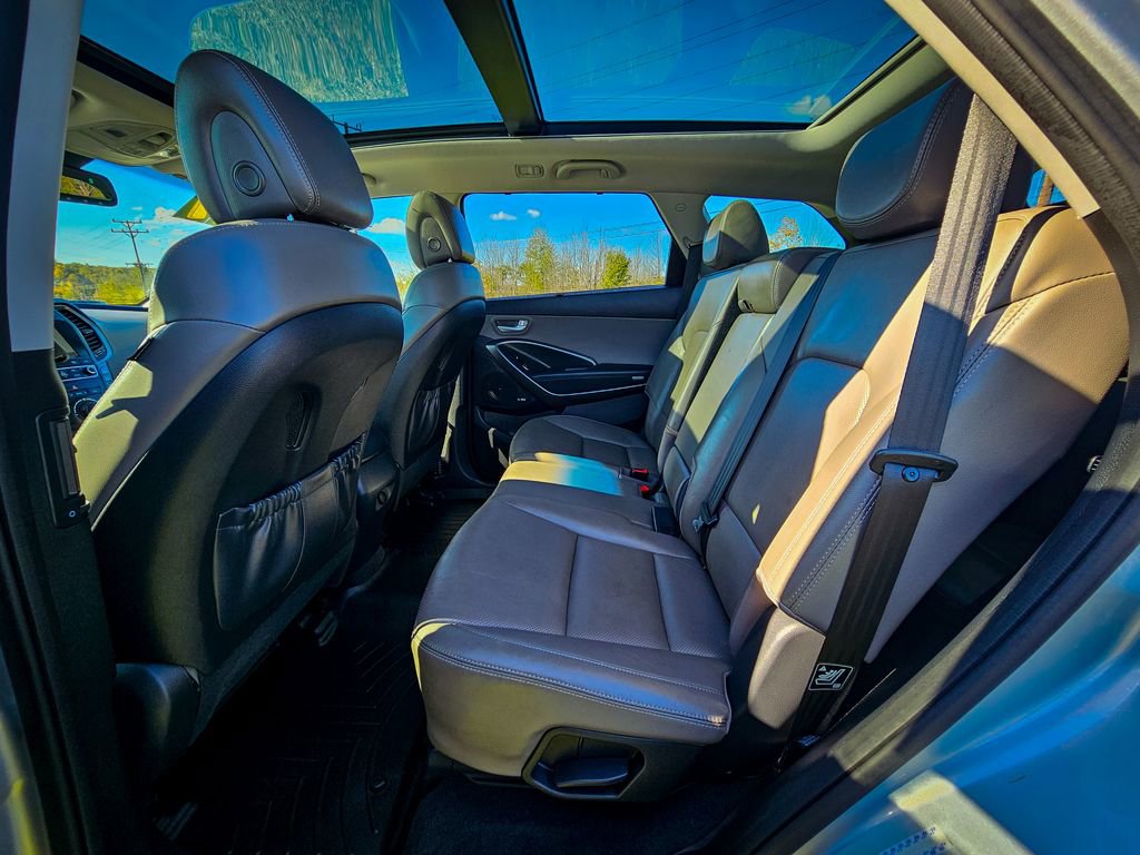 Used 2017 Hyundai Santa Fe SE w/ Cargo Package image 38