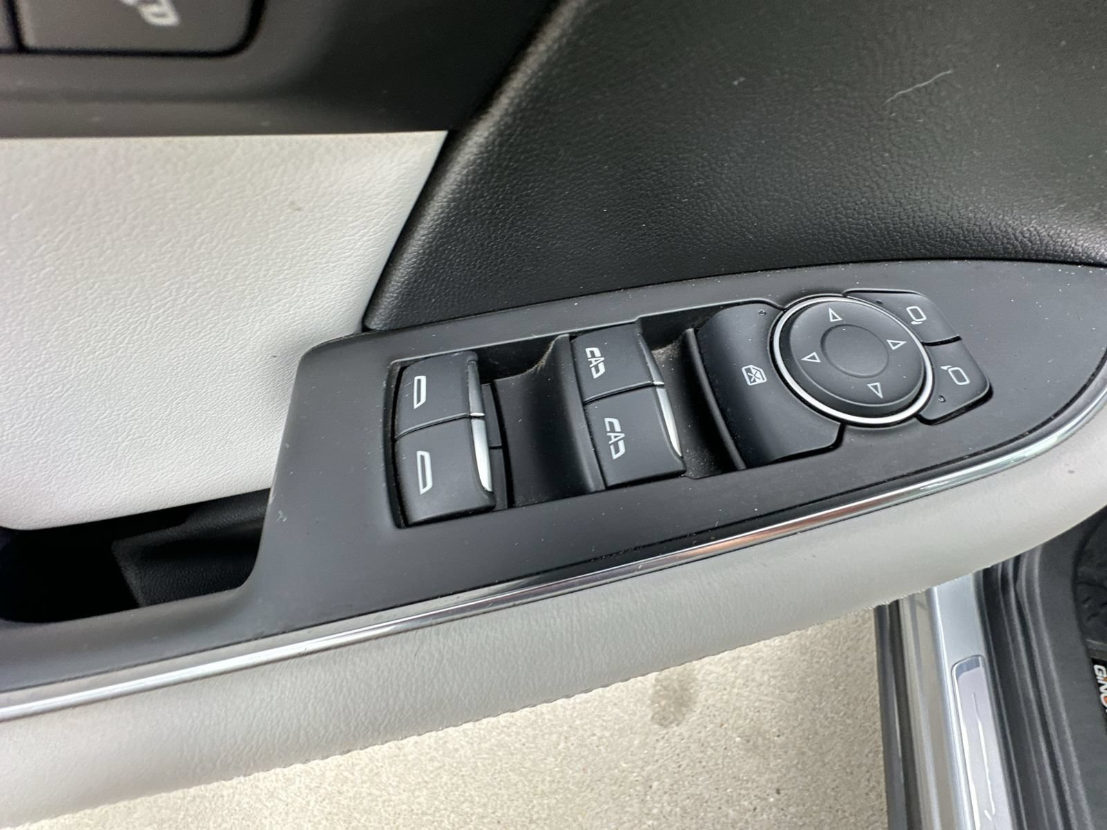 Certified 2025 Buick Envision Avenir AWD/4WD image 23