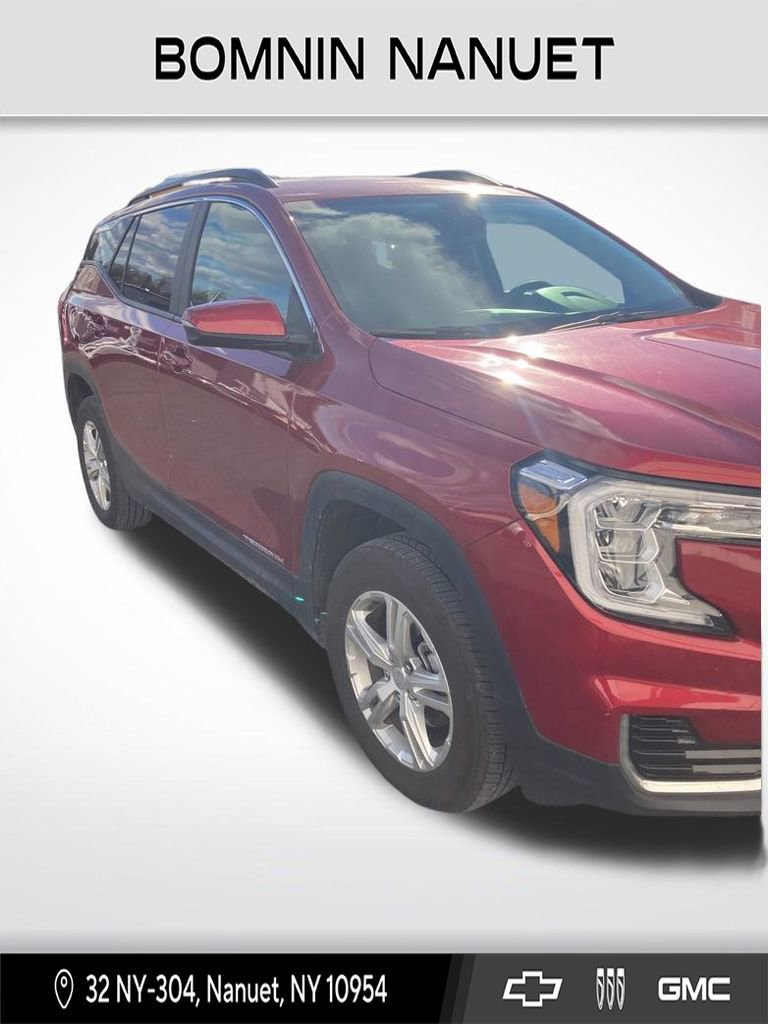 Used 2024 GMC Terrain SLE w/ Driver Convenience Package image 1
