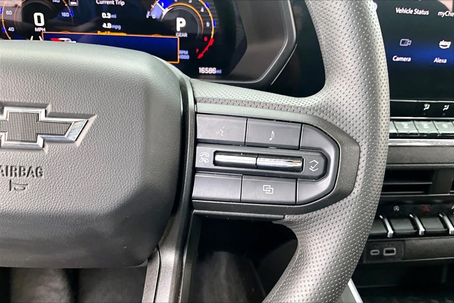 Used 2025 Chevrolet Colorado Trail Boss AWD/4WD image 21