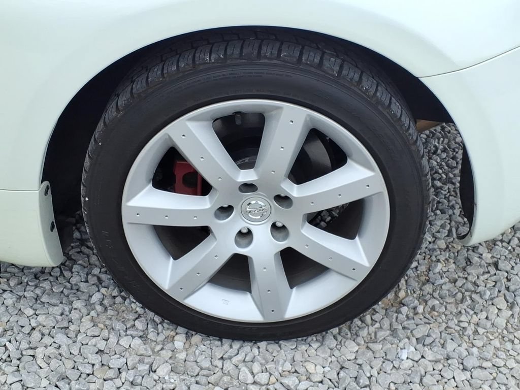 Used 2004 Nissan 350Z Touring RWD image 16