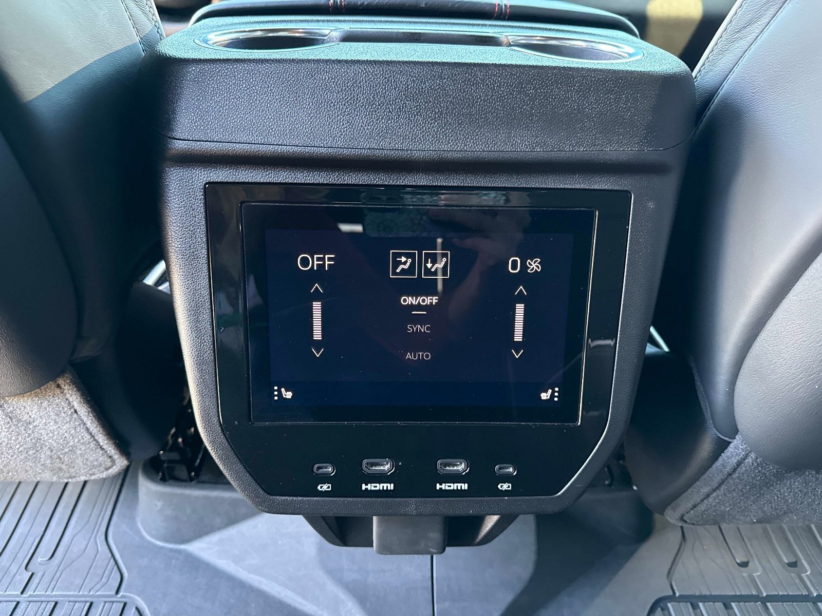Used 2026 GMC Yukon XL AT4 Ultimate w/ LPO, Floor Liner Package AWD/4WD image 19