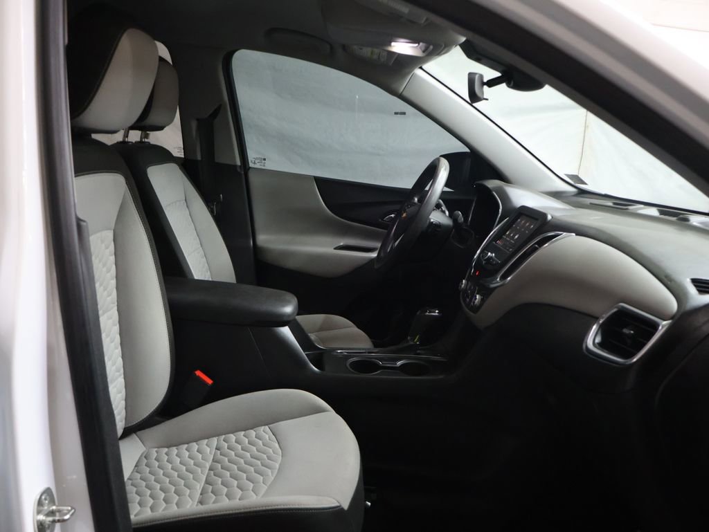 Used 2020 Chevrolet Equinox LS w/ LS Convenience Package AWD/4WD image 10