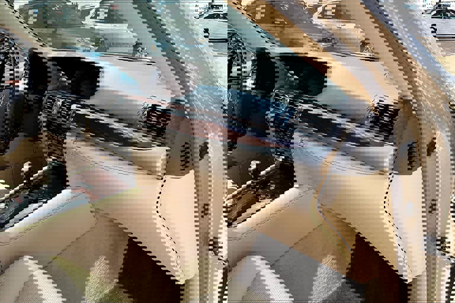 Used 2015 Lexus LS 460 w/ Comfort Package image 17