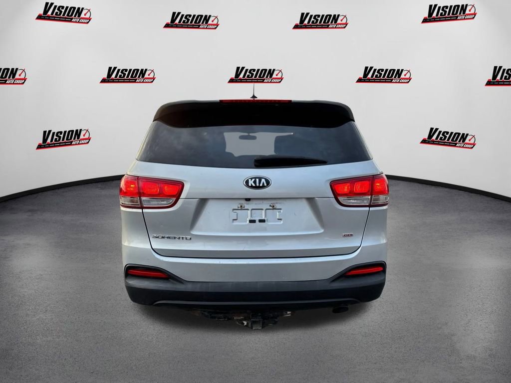 Used 2016 Kia Sorento LX image 6