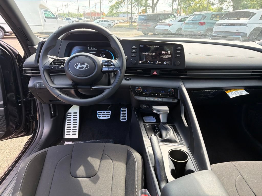 New 2026 Hyundai Elantra Sport FWD image 16