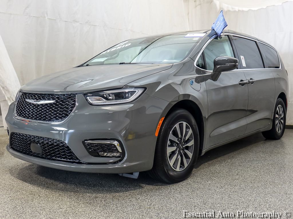 Used 2022 Chrysler Pacifica Touring-L